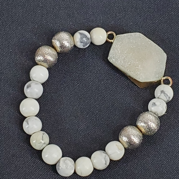 Raw Cut White Druzy Quartz Stone Charm Bracelet Natural Stone Stretchy Unique - Picture 11 of 12